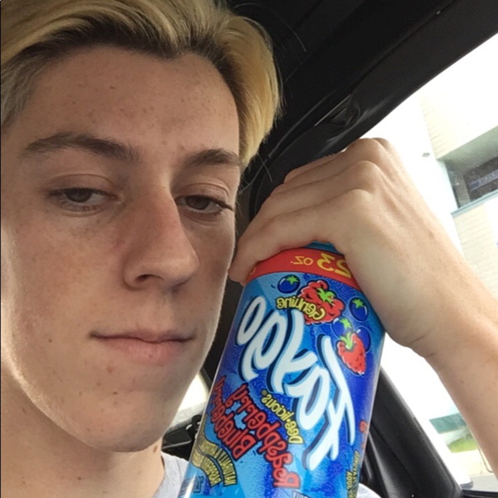 Meet your Posher, Zach